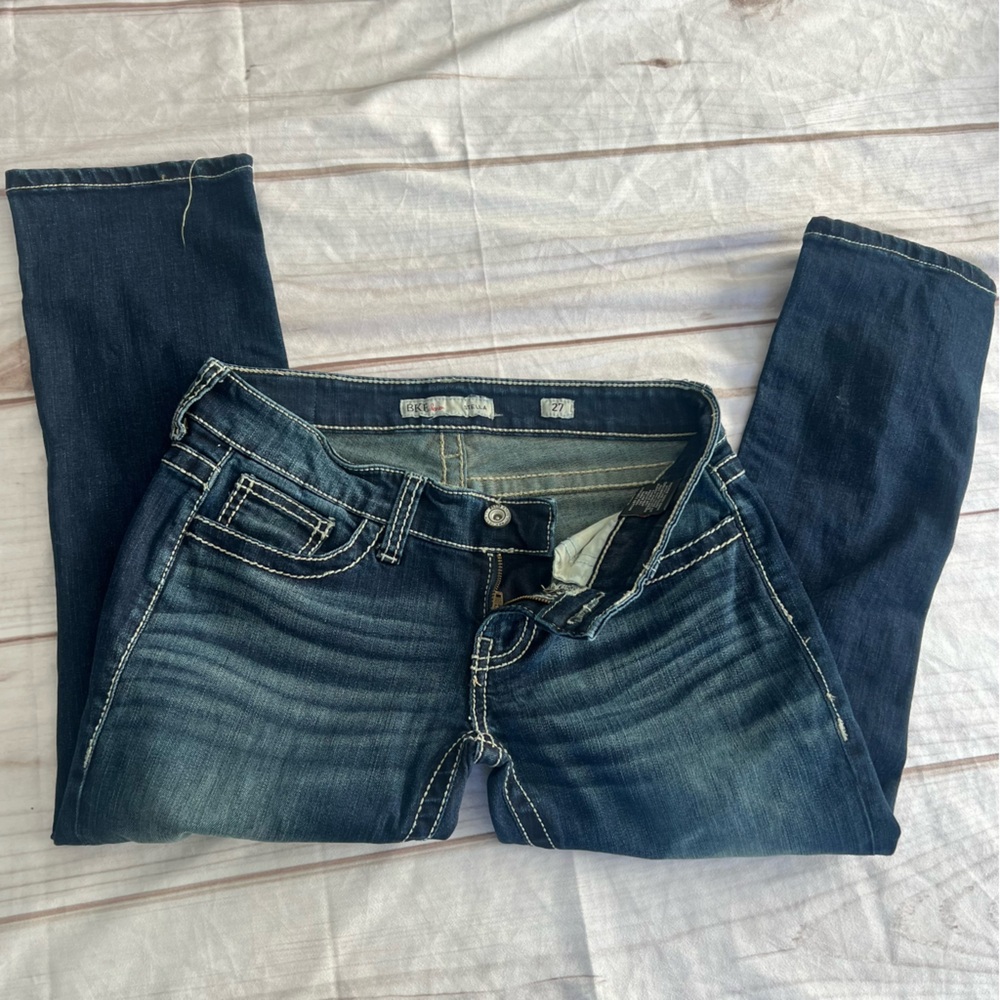 BKE STELLA blue Denim capri distressed 27